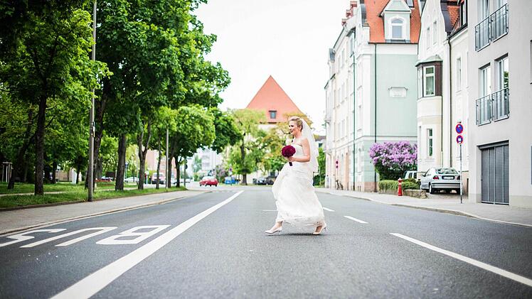 Im unbeobachteten Augenblicken drückt der Björn auf den Auslöser.