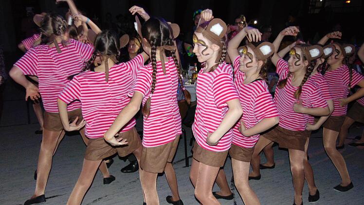 Die Kindergarde beim "Affentanz"