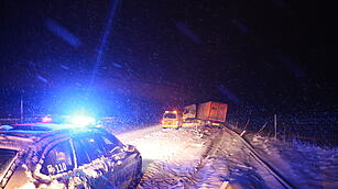 Schnee sorgt für Verkehrschaos in Franken