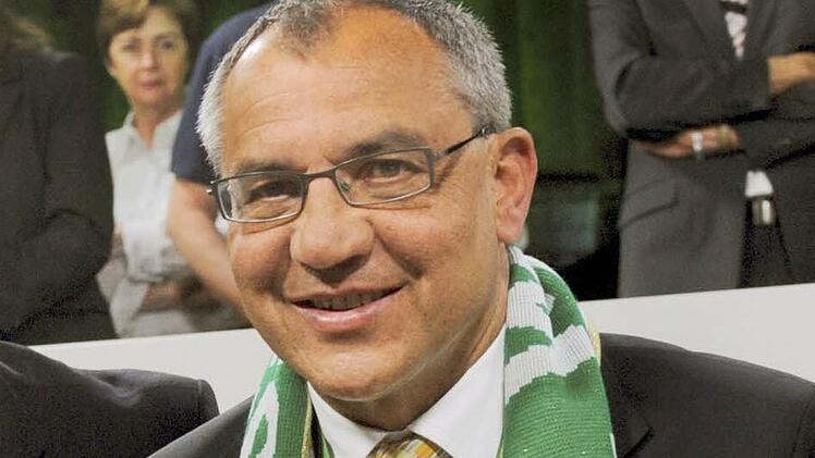 Drei Meisterschaften, zwei Pokalsiege: Felix Magath ist von den in Franken geborenen Trainern der mit Abstand erfolgreichste in der 1. und 2. Bundesliga. Das Bild zeigt ihn 2009 nach dem Titel mit Wolfsburg. dpa