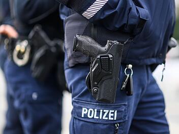 Polizeieinsatz in Bad Windsheim &ndash; Frau zielt auf vorbeifahrende Autos