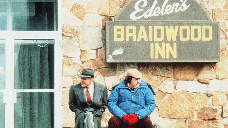 John Candy hatte in zahlreichen Kultkomödien Kurzauftritte. Aber auch in Hauptrollen - etwa in "Ein Ticket für zwei" (Bild, Candy rechts neben Steve Martin) - begeisterte der Kanadier, der 1994 im Alter von 43 Jahren an einem Herzinfarkt starb.