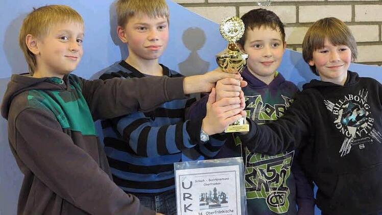 In der Wettkampfklasse IV gewannen für das Meranier-Gymnasium (von links) Simon Herzog, Oliver Birnen (beide Klasse 5b), Mannschaftsführer Sebastian Werner (6a) und Alexander Ketschik (beide 6a).