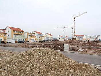 Obwohl der letzte Bauabschnitt noch Großbaustelle ist, sind auch alle noch geplanten Häuser bereits verkauft.   Foto: Andreas Dorsch