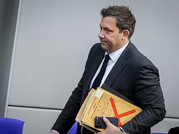 "Fiktives Realsplitting" statt Ehegattensplitting: Das sind Klingbeils Pl&auml;ne