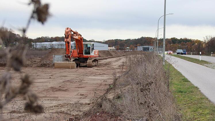 Nahe dem Medbacher Kreisel werden derzeit Gewerbeflächen erschlossen. Foto: Christian Bauriedel