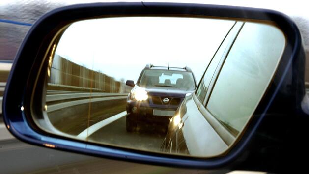 Verfolgungsjagd bei R&ouml;ttenbach: Polizei sucht Hinweise zu aggressivem Fahrer