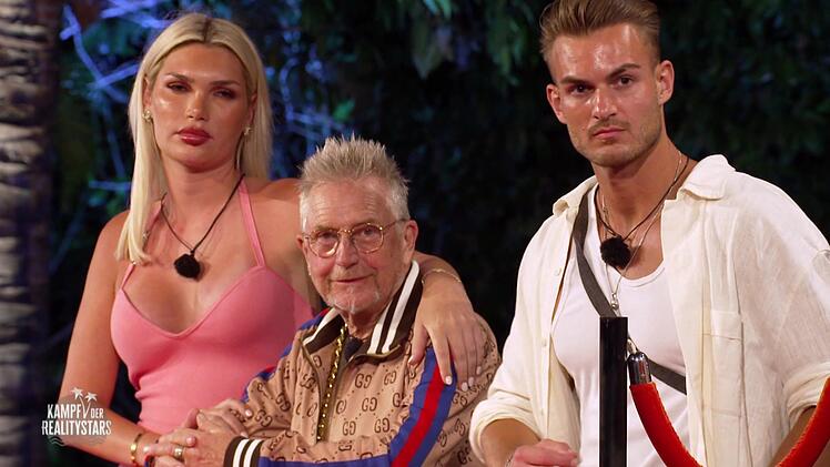 Armer Martin Semmelrogge! Dem "Das Boot"-Star (Mitte) ging es bei "Kampf der Realitystars" (RTLZWEI) an den Kragen. Konnte Giuliana Farfalla die Schauspiel-Legende schützen?
