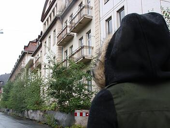 Verlassene und verfallene Gebäude wie das ehemalige Sanatorium Apolant in Bad Kissingen üben auf Fotografen und so genannte Urban Explorer einen besonderen Reiz aus. Foto: Ralf Ruppert
