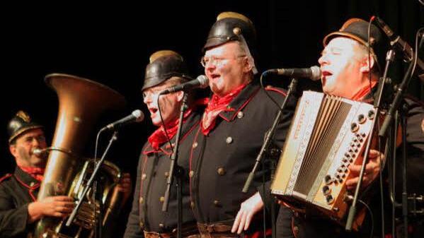 Sie sind Kult, nicht nur beim Franken-Faschin: Die Altneihauser Feierwehrkapell'n. Foto: Katja Nauer