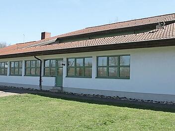 In der 1986 errichteten Katzogelhalle sind umfangreiche Sanierungsmaßnahmen nötig.  Foto: Werner Hauber