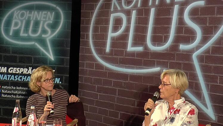 "Kohnen Plus" hei&szlig;t die Reihe, in der SPD-Landesvorsitzende Natascha Kohnen (links) bayernweit mit regionalen Gr&ouml;&szlig;en ins Gespr&auml;ch kommt, wie hier in Maroldsweisach mit Susanne Kastner.Christian Licha