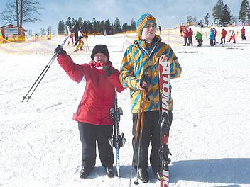 Sarah Rinkowitz und Bastian Krug waren bei den 4. Bayerischen "Special Olympics Winterspielen" in Lam im bayerischen Wald erfolgreich. Beide erzielten im Ski alpin - sowohl beim Riesenslalom als auch beim Super-G - tolle Ergebnisse. Foto: Ralf Naumann