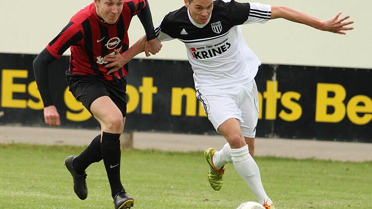 Dominik Barth (rechts) und seine Sander Mannschaftskameraden wollen in Abtswind zeigen, dass sie mehr können als das, was sie im Hinspiel gezeigt haben.