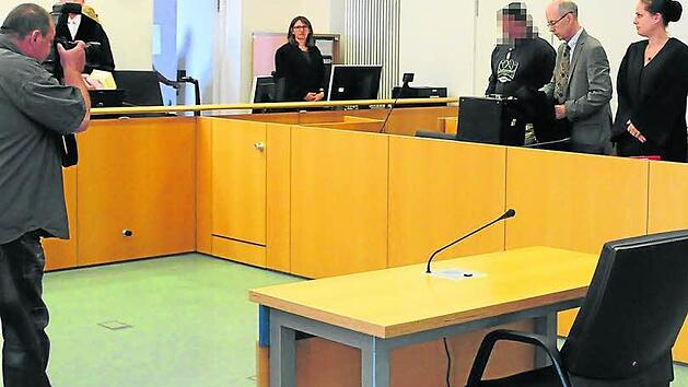 Die beiden Schl&uuml;chterner, deren Komplize im September 2013 beim Versuch, einen Fahrkartenautomaten zu sprengen, get&ouml;tet worden war, m&uuml;ssen sich erneut vor dem Landgericht Hanau verantworten.  Foto: Andreas Ungermann