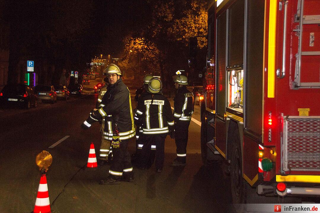 Dichter Qualm drang aus Abbruchhaus - Passanten verständigten die Feuerwehr