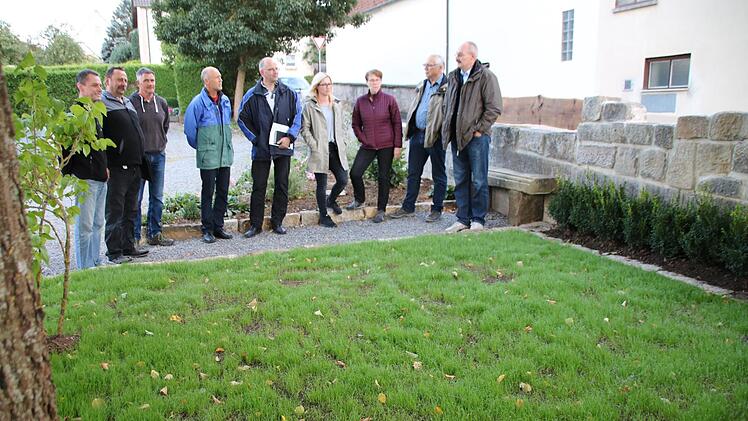Ortseinsicht des Rannunger Gemeinderates im Friedhof.Heike Beudert