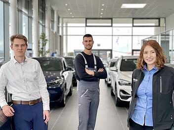 Für gute  Noten am Ball zu bleiben und eine Ausbildung  zu absolvieren, die   passt, dazu raten  (von links) Jan Vorndran, Marco  Ganshorn  und Kristina Vasilev.  Foto: Melissa Dehn