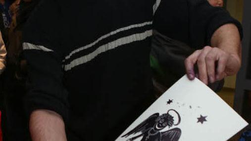 Guido Häfner mit seinem Engel 2014. Foto: Barbara Herbst