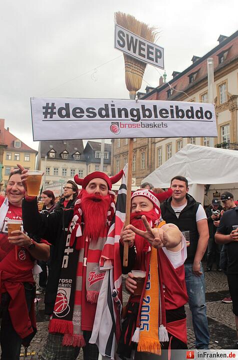 So feiern die Brose Baskets