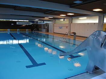 Dettelbach: Hallenbad erh&ouml;ht Temperaturen - auch beliebte Veranstaltung ist zur&uuml;ck