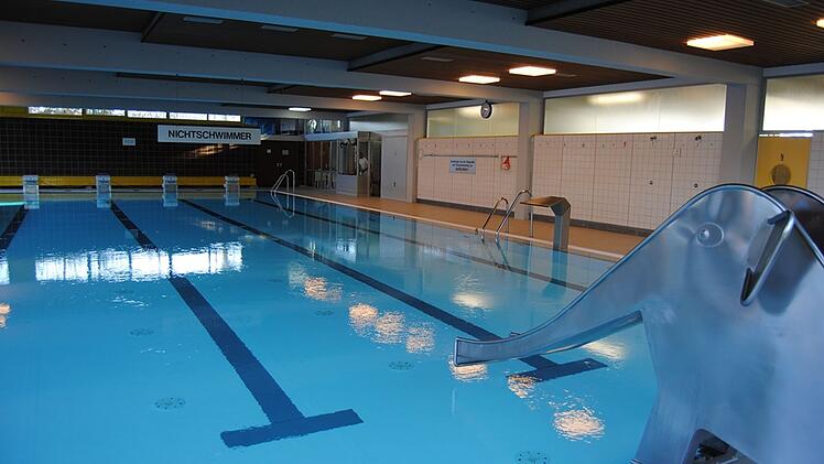 Dettelbach: Hallenbad erh&ouml;ht Temperaturen - auch beliebte Veranstaltung ist zur&uuml;ck
