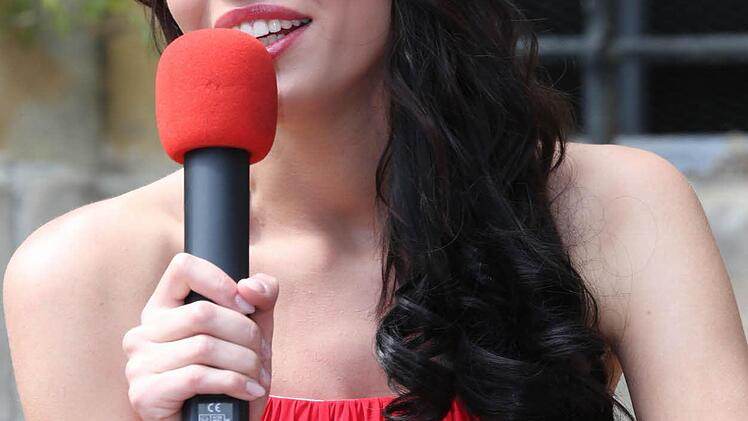 Sarah-Anessa Hitzschke beim Interview