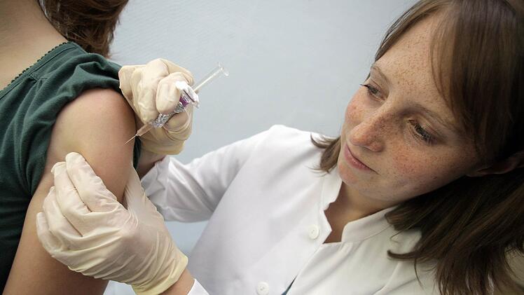 Schon bald sollen die Impfstoffe in ganz Deutschland zur Verfügung stehen. Auch in Bad Kissingen wird bereits ein Impfzentrum vorbereitet. Foto: Fredrik von Erichsen /dpa