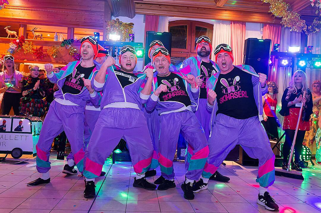 Drei Männerballetts, Musik von DJ Asti und vieles mehr gab es beim Weiberfasching!
