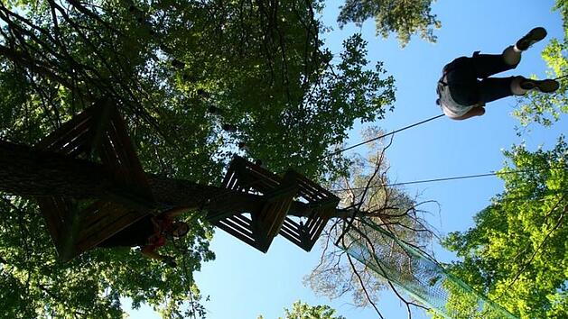Der Abenteuerpark Betzenstein liegt inmitten der Fränkischen Schweiz und bietet neben diversen Attraktionen einen der schönsten Kletterparks unserer Region.