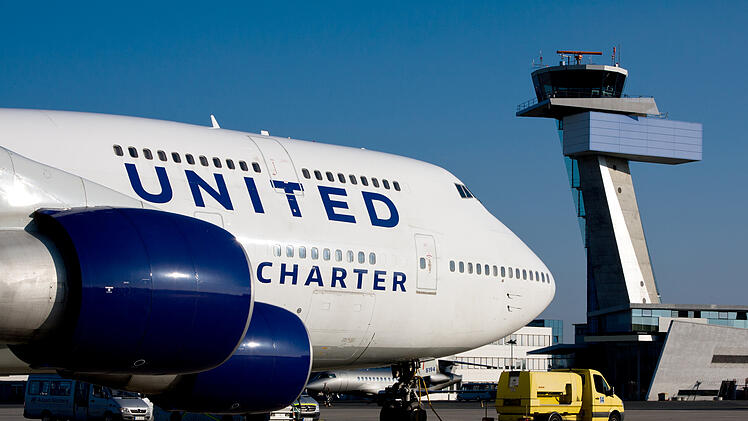 Flughafen Nürnberg: Abschied von "Königin  der Lüfte" - Airport über die Boeing 747