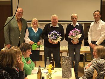 Mathias Schneider (Vorsitzende des Kreisverband für Gartenbau und Landespflege Kulmbach), Anja van Avondt (Vorsitzende GBV), Tonel Reitzle, Falk Schoenen, Robert Bosch (Erster Bürgermeister Mainleus/von links)
