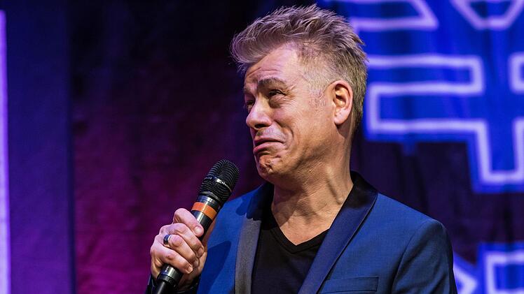 Umjubeltes Gastspiel im ausverkauften Kongresshaus: Michael Mitermeier stellte sein neues Programm in Coburg vor.Foto: Jochen Berger