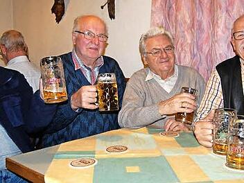 Erinnerten sich an ehemalige Zeiten: (von links) Werner Müller, Reinhardt Krauß, Gottfried Döbrich und Hermann Bischoff.  Foto: Oliver Schmidt
