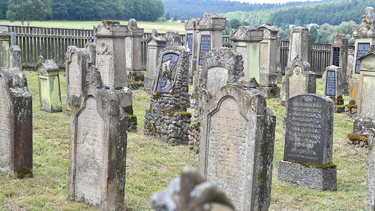 Die letzte Bestattung fand 1938 statt. Die letzten jüdischen Bewohner des Dorfes wurden nach Treblinka deportiert oder waren rechtzeitig geflohen. Schätzlein hat Kontakt zu Nachfahren der Juden in Israel, England, Schweden und Australien. Foto: Ronald Rinklef