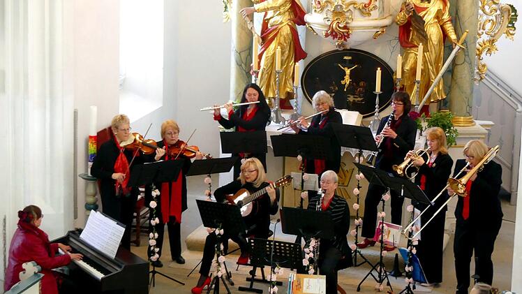 Das Salon-Orchester "Cappuccino" beim Jubiläums-Konzert in der Trebgaster JohanneskircheDieter Hübner