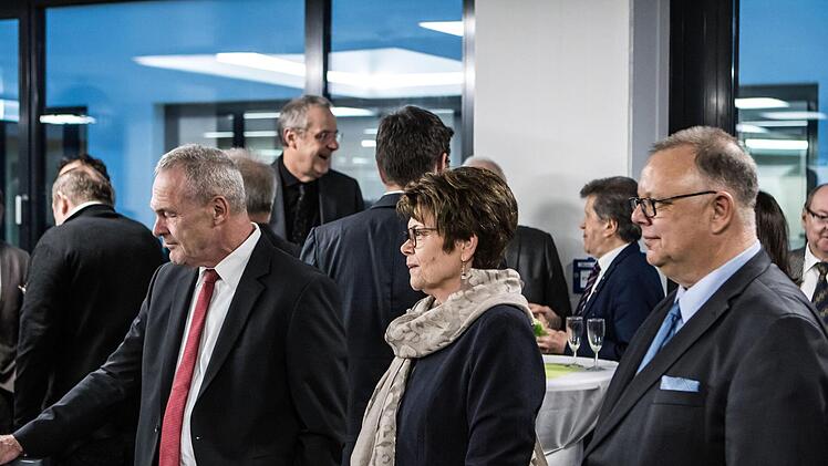 Neustadts Oberbürgermeister Frank Rebhan und seine beiden Stellvertreter Elke Protzmann und Martin Stingl. Vieles deutet daraufhin, dass diese drei Bürgermeister auch in der künftigen Legislaturperiode die Interessen der Bayerischen Puppenstadt vertreten werden, obwohl sich die CSU als zweitstärkste Gruppierung im neuen Gremium zumindest einen Stellvertreter-Posten erhofft. Martin Stingl gilt zudem als aussichtsreichster Kandidat für den Posten des stellvertretenen Landrats. Foto: Archiv/Joch...
