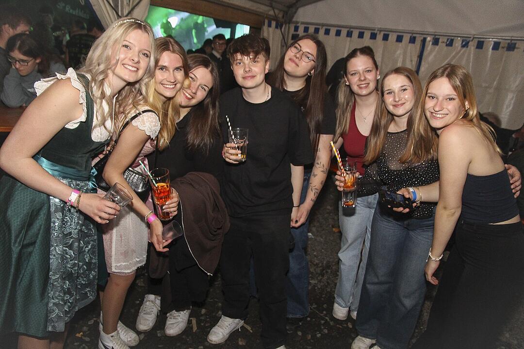 Mit der Partyband "Popnach8"!