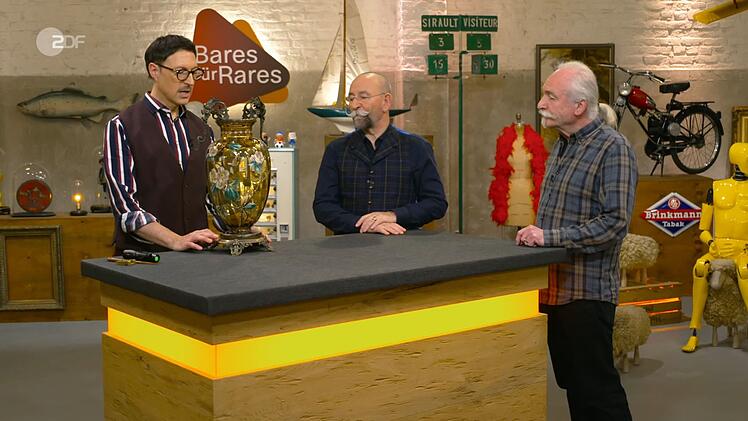 Der Moderator stellte die obligatorische Frage nach dem Zustand der Ware. Die Malerei sei "partiell berieben", bemängelte Schulte-Goltz. Wunschpreis: 450 Euro. "Ei, der Daus!", staunte Dieter über die Korrektur des Experten: 1.500. Der Schätzpreis habe ihn "umgehauen".