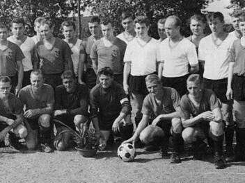 Zur Sportheim-Einweihung gab es ein Freundschaftsspiel gegen den FC Schnaittach. Foto: privat