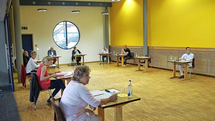 Wegen der Corona-Pandemie finden die Sitzungen des Gundelsheimer Gemeinderats in der Aula der Michael-Arneth-Schule statt. Foto: J. Beck