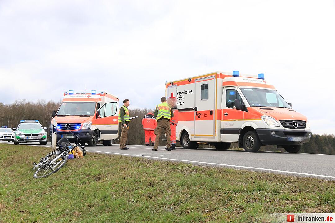 Radfahrer bei Zapfendorf von Rettungswagen erfasst