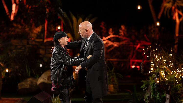 Klaus Meine ist von dem Song tief ber&uuml;hrt und bekommt G&auml;nsehaut.