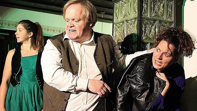 Das TiG-Schauspielertrio: (v.&nbsp;l.) Elena Weber, Stephan Bach und Ursula Gumbsch  Foto: Werner Lorenz