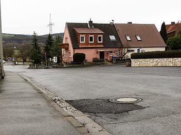 Einstimmig beschloss der Stettfelder Rat, die Kanalbaumaßnahme auf den unteren Teil der Siedlungsstraße auszuweiten.Christian Ziegler