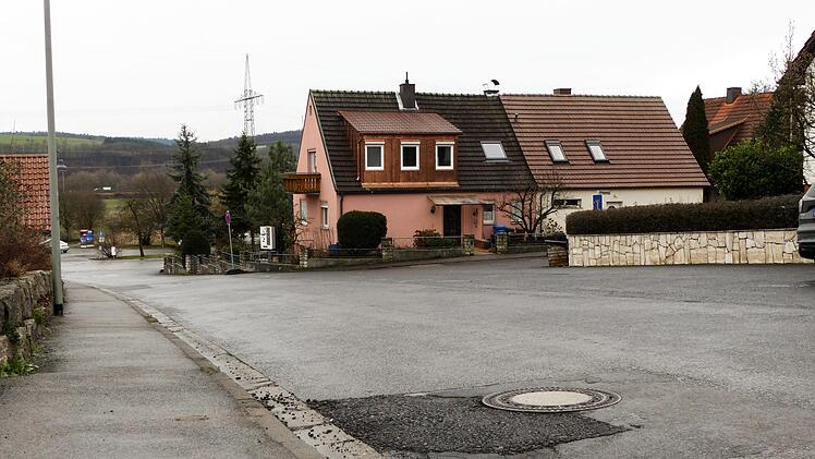 Einstimmig beschloss der Stettfelder Rat, die Kanalbaumaßnahme auf den unteren Teil der Siedlungsstraße auszuweiten.Christian Ziegler