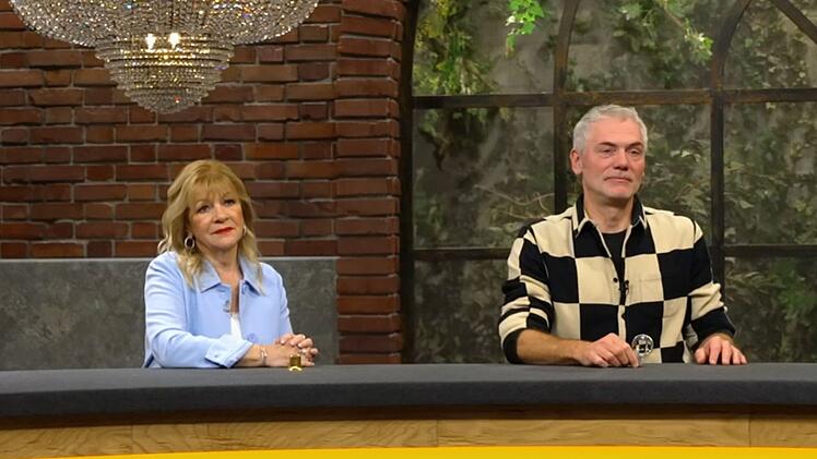 "Bares f&uuml;r Rares"-H&auml;ndler in der "Midlifecrisis": Eine Spielzeugrakete lie&szlig; Christian Vechtel nostalgisch werden.