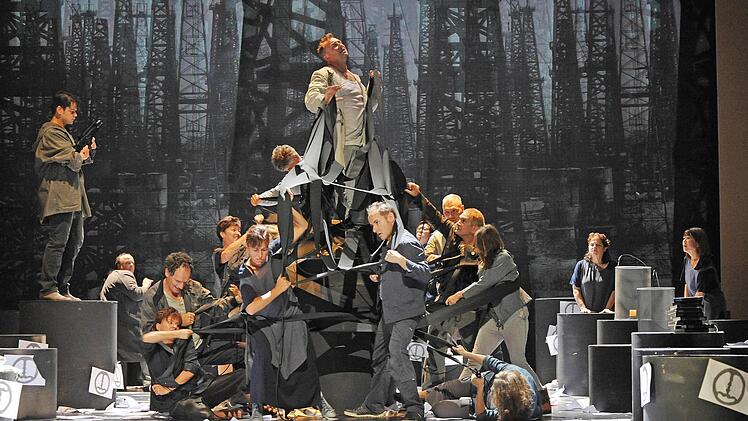 Szene aus Bellinis "Norma" am Landestheater Coburg.Foto: Andrea Kremper