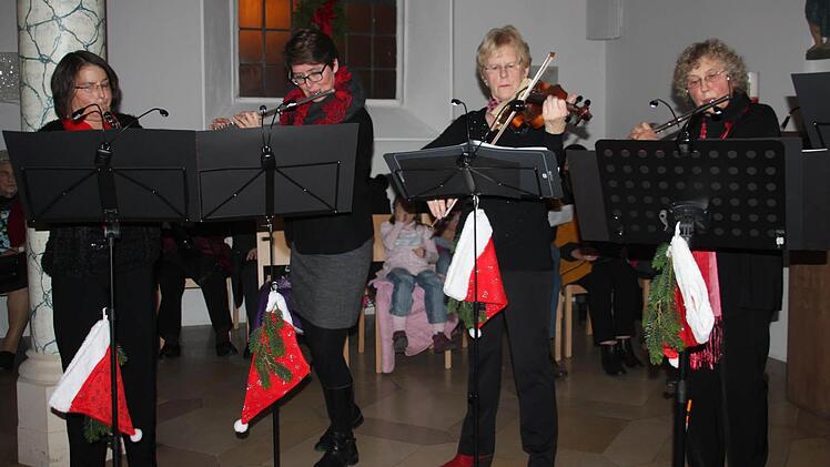 Das Damenorchester "Cappuccino" begeisterte in der Spitalkirche mit einem ideenreichen Weihnachtskonzert.