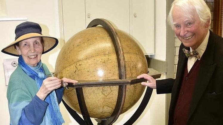 Traudl und Peter May haben die Ausstellung über Regiomontanus mit viel Engagement zusammengestellt.
